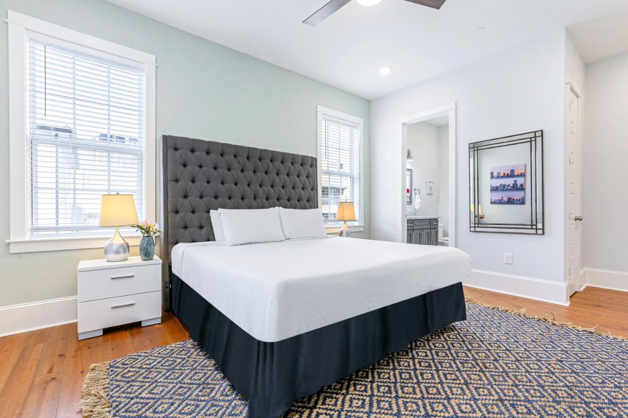 Hosteeva Chic Urban Retreat W Pool Steps To St Charles Ave And Near Bourbon St Apartamento Nova Orleães Exterior foto