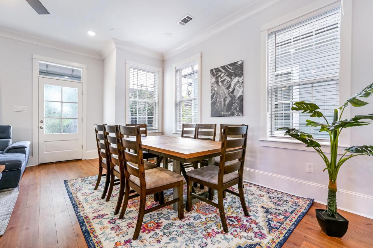 Hosteeva Chic Urban Retreat W Pool Steps To St Charles Ave And Near Bourbon St Apartamento Nova Orleães Exterior foto