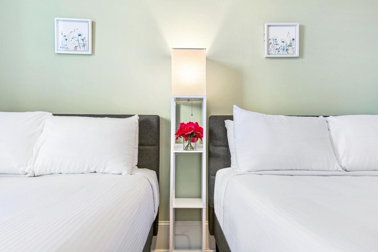 Hosteeva Chic Urban Retreat W Pool Steps To St Charles Ave And Near Bourbon St Apartamento Nova Orleães Exterior foto