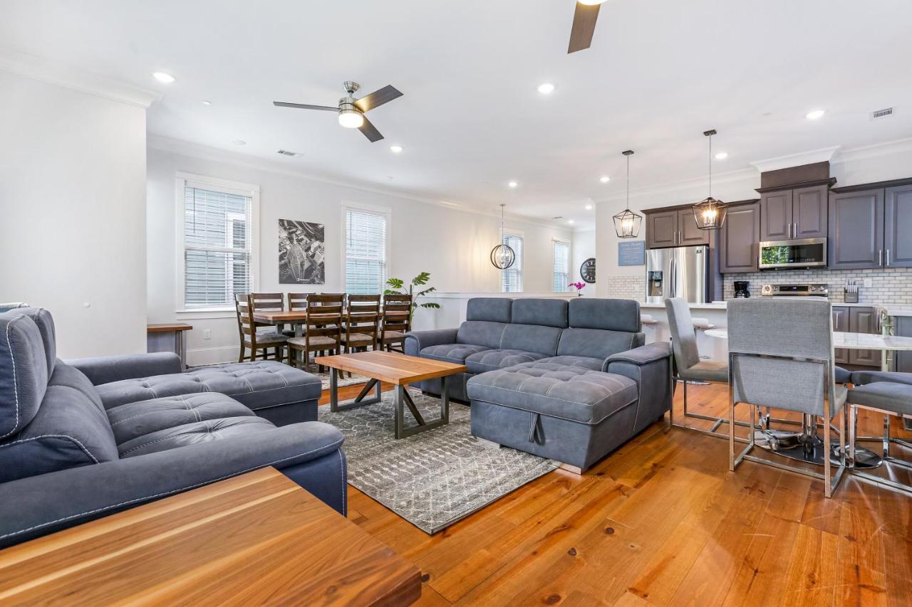 Hosteeva Chic Urban Retreat W Pool Steps To St Charles Ave And Near Bourbon St Apartamento Nova Orleães Exterior foto