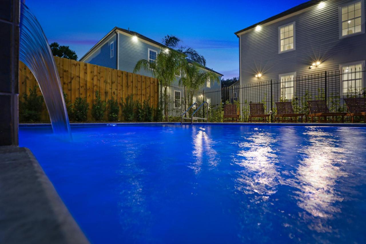 Hosteeva Chic Urban Retreat W Pool Steps To St Charles Ave And Near Bourbon St Apartamento Nova Orleães Exterior foto
